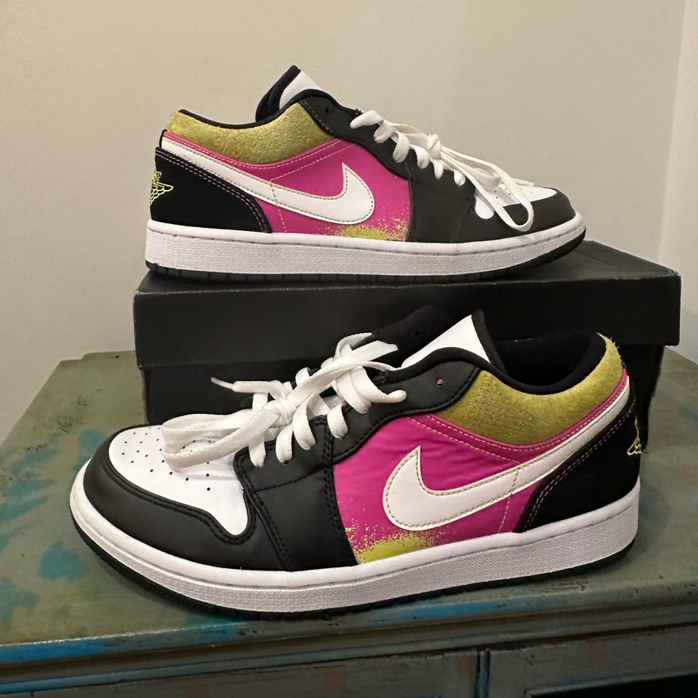 Jordan 1 Low Black Active Fuchsia Cyber